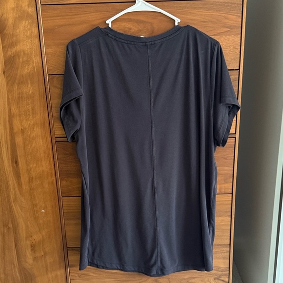 Athleta Women's Charcoal Short Sleeve Tee - Picture 5 of 9